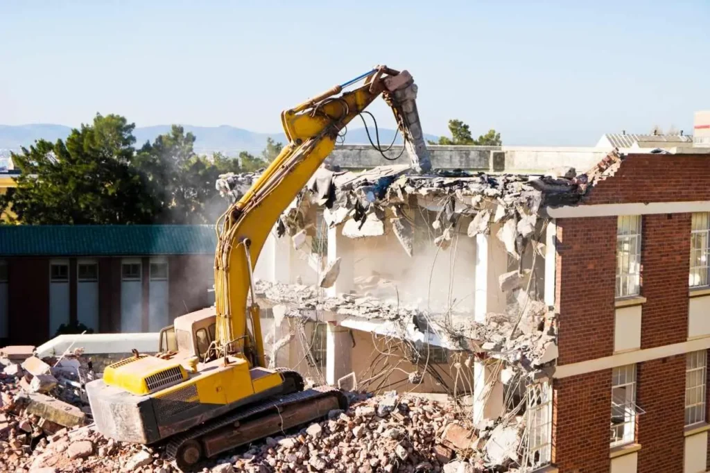 Guide to choosing the right demolition method for your project